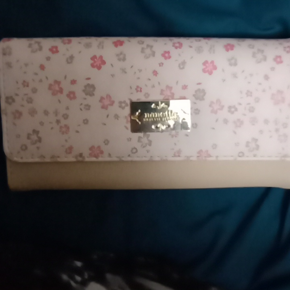 Nanette lepore wallet